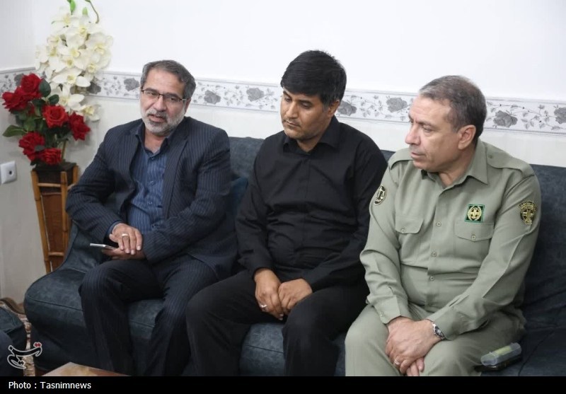 دیدار معاون رئیس‌جمهور با خانواده شهدای «علی و حسن بیات» در زنجان