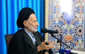 شعر و هنر از مهم‌ترین ابزارهای جبهه حق در جنگ شناختی است
