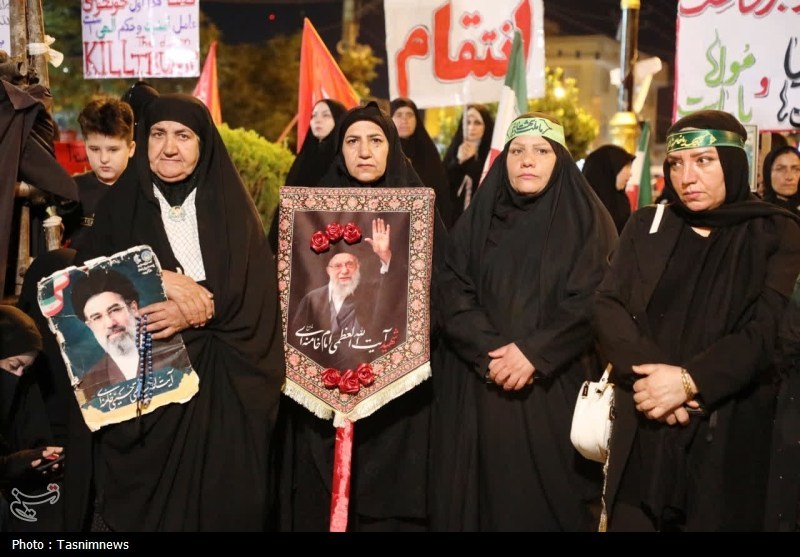 128 شب ایستادگی در خیابان جمهوری؛ یاسوج در سوگ قائد شهید+تصاویر اخبار یاسوج , تشییع رهبر شهید , بدرقه آقای شهید ایران , تشییع آیتاللهالعظمی سید علی خامنهای , شهید امام خامنه ای (ره) ,