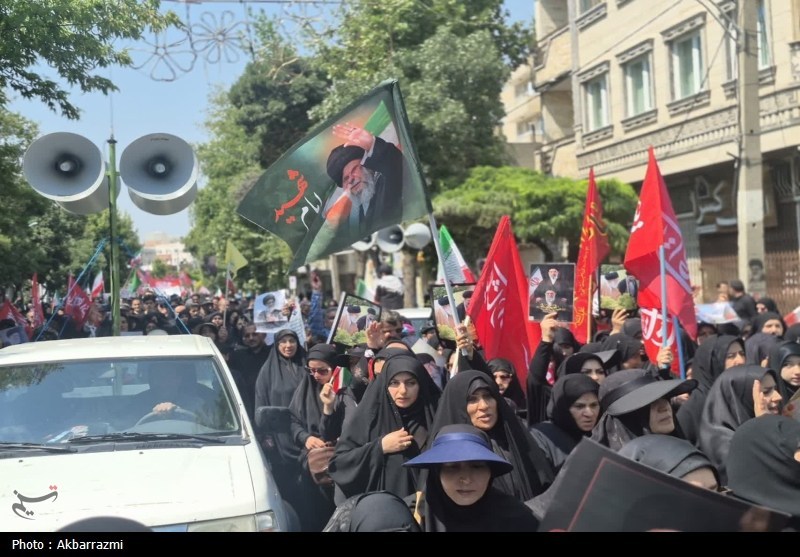 تجدید میثاق مردم اردبیل در پیادهروی جاماندگان تشییع+تصاویر اخبار اردبیل , اخبار استان اردبیل , بدرقه آقای شهید ایران , تشییع آیتاللهالعظمی سید علی خامنهای , شهید امام خامنه ای (ره) ,