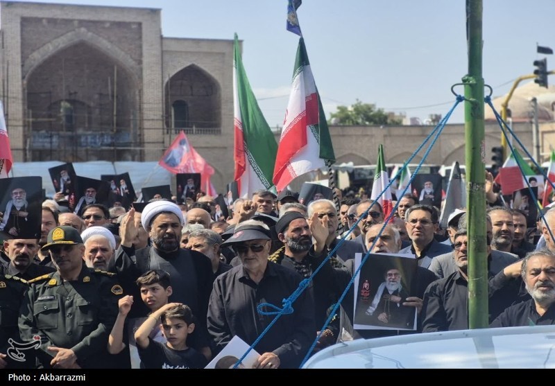 تجدید میثاق مردم اردبیل در پیادهروی جاماندگان تشییع+تصاویر اخبار اردبیل , اخبار استان اردبیل , بدرقه آقای شهید ایران , تشییع آیتاللهالعظمی سید علی خامنهای , شهید امام خامنه ای (ره) ,