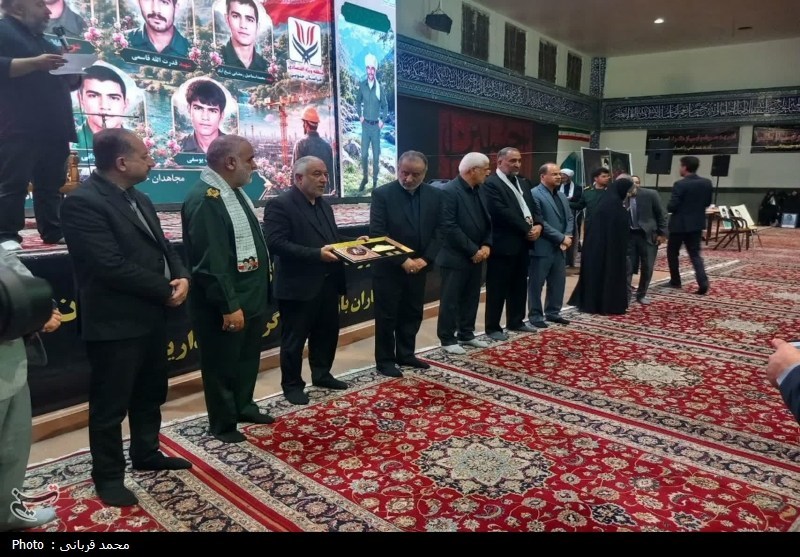 تشییع «امام شهید» جلوهای از وفاداری ملت ایران به راه شهداست+عکس تشییع «امام شهید» جلوهای از وفاداری ملت ایران به راه شهداست+عکس