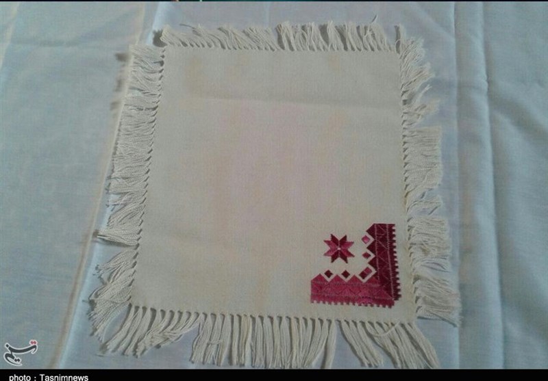 روایت دستانی که طلا میبافند/ اینجا زنان با سوزن نان درمیآورند اخبار سیستان , نظام مسائل استان سیستان و بلوچستان ,