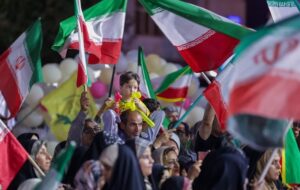 طنین فریاد «لبیک یا خامنه‌ای» در صد و سیزدهمین اجتماع شبانه بوشهر