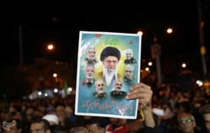 طنین فریاد هیهات منا الذله در شب عاشورای حسینی در یاسوج