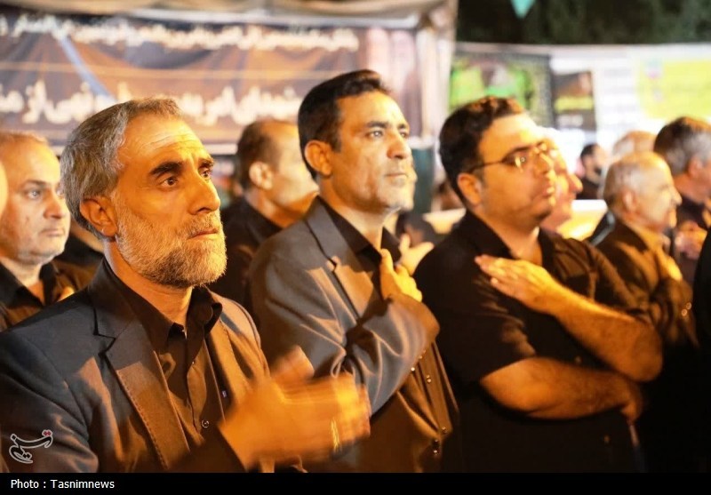 طنین فریاد هیهات منا الذله در شب عاشورای حسینی در یاسوج حسینیه تسنیم , اخبار یاسوج ,