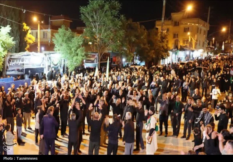 طنین فریاد هیهات منا الذله در شب عاشورای حسینی در یاسوج حسینیه تسنیم , اخبار یاسوج ,