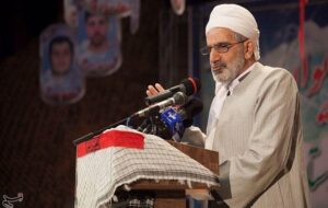 ماموستا رستمی: تشییع رهبر شهید پیام وحدت ملت و حمایت از انقلاب بود