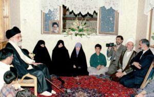 وقتی رهبر شهید در کوچه‌های همدان مهمان خانواده‌های آسمانی شد