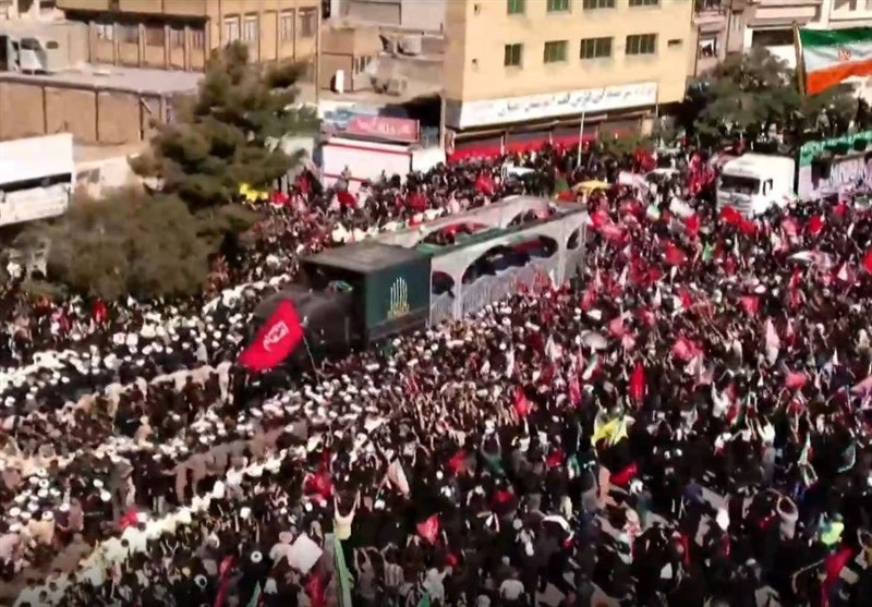 گزارش میدانی تسنیم از مراسم وداع و تشییع مردم ولایتمدار با امام شهید در مشهد گزارش میدانی تسنیم از مراسم وداع و تشییع مردم ولایتمدار با امام شهید در مشهد
