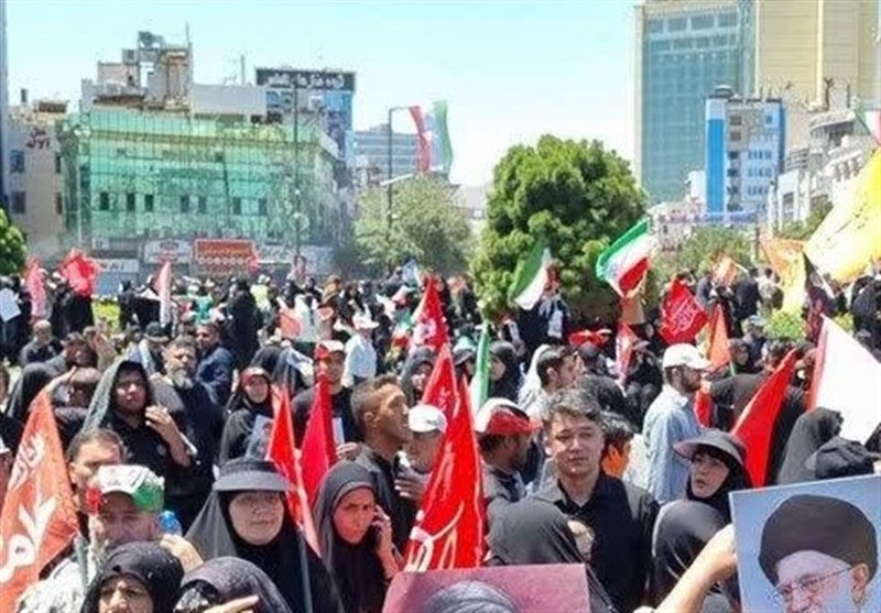 گزارش میدانی تسنیم از مراسم وداع و تشییع مردم ولایتمدار با امام شهید در مشهد گزارش میدانی تسنیم از مراسم وداع و تشییع مردم ولایتمدار با امام شهید در مشهد